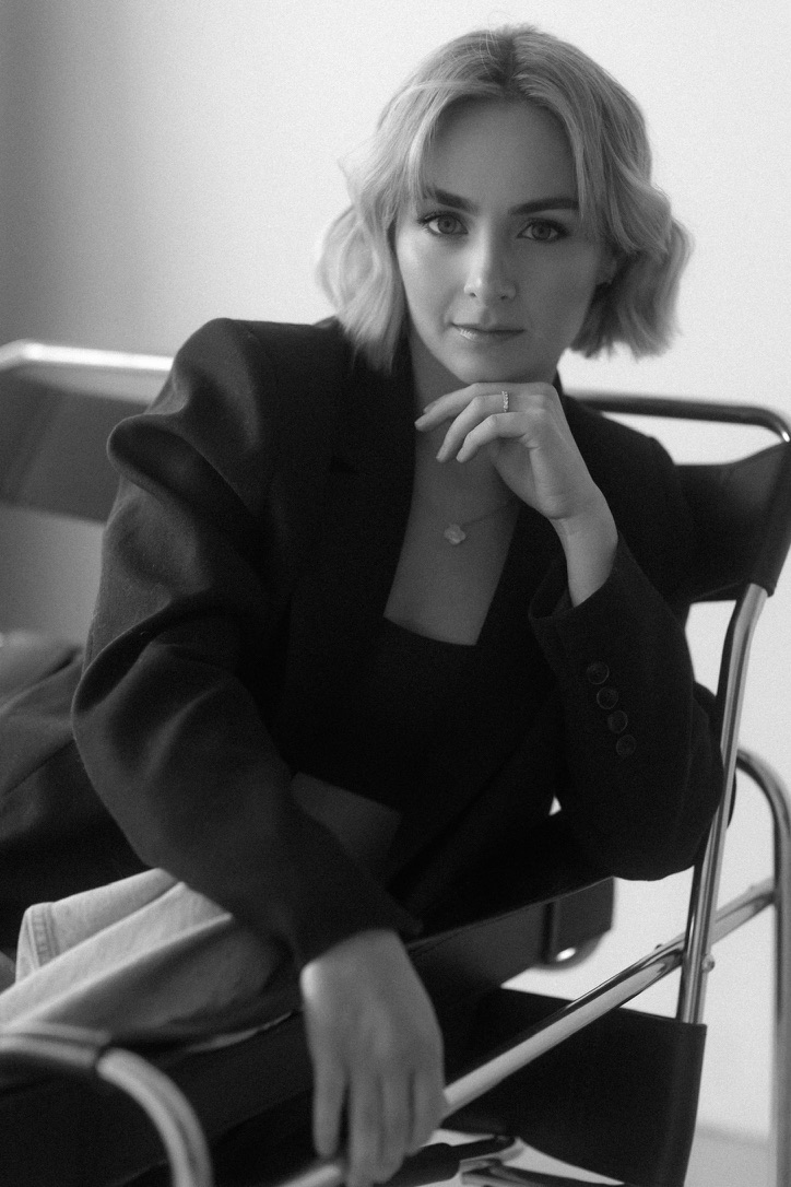 Mariia Gushchina teaching piano